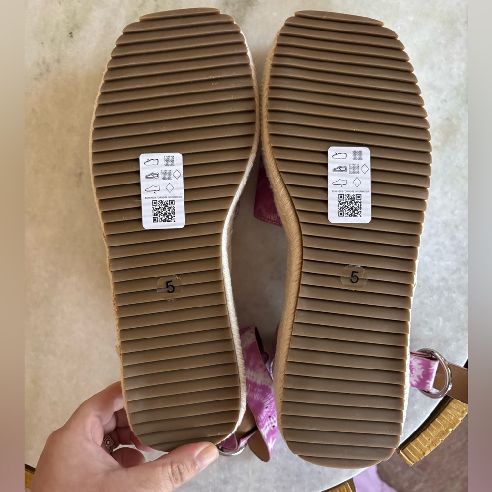 ASOS design tie dye platform sandals - Picture 5 of 5